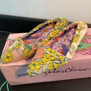 Irregular Choice floral canvas shoe size EU 38 (us7)